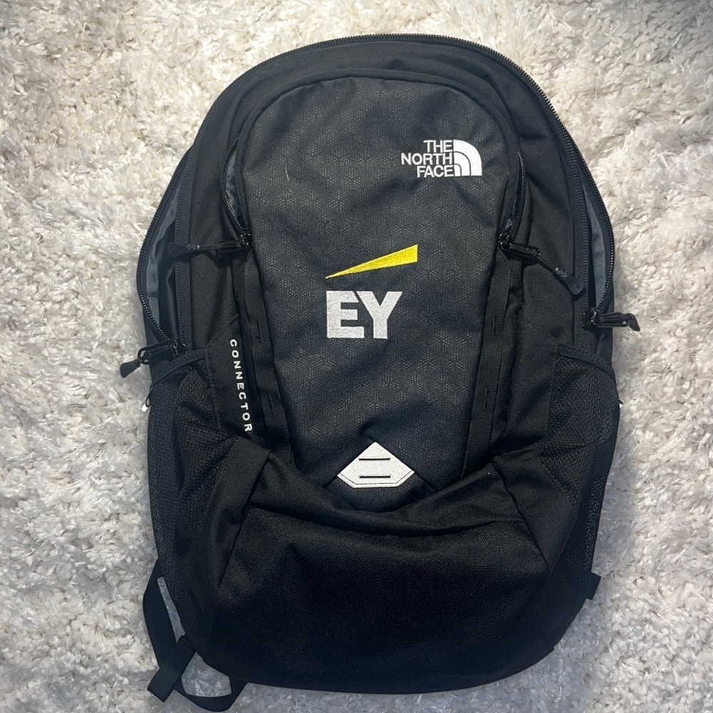 BIG 4 EY NORTH FACE BACKPACK